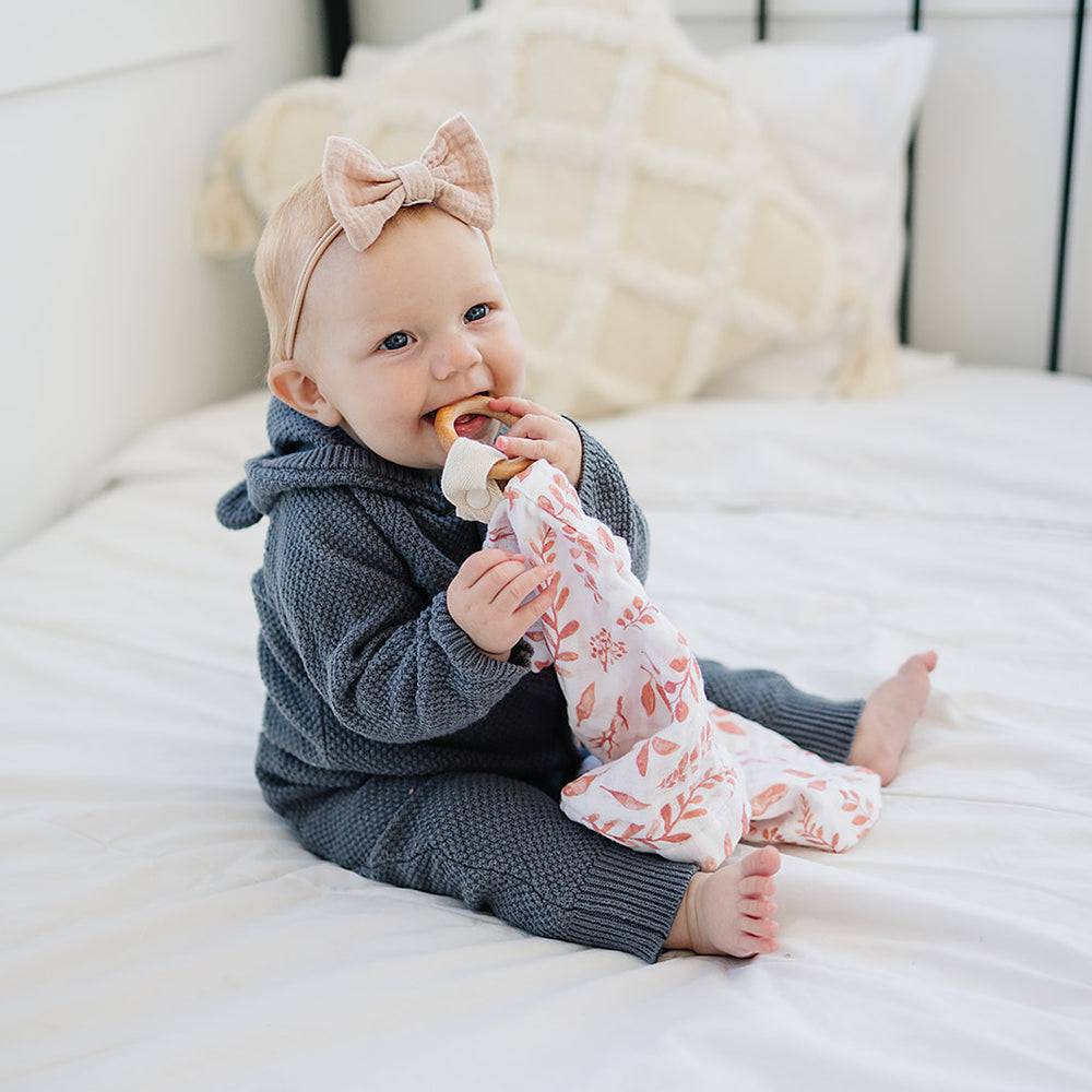 Pink Leaves Classic Muslin Teether Blanket Bebe au Lait