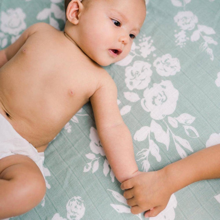 Vintage floral crib sheet outlet